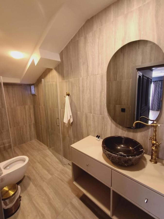 Hola Suites Hotel Istanbul Exteriör bild